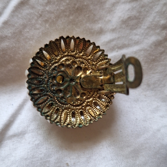 Vintage Rose & Seed Pearl ClipOn Button Earrings 1" Across Gold Tone Back - Picture 8 of 9